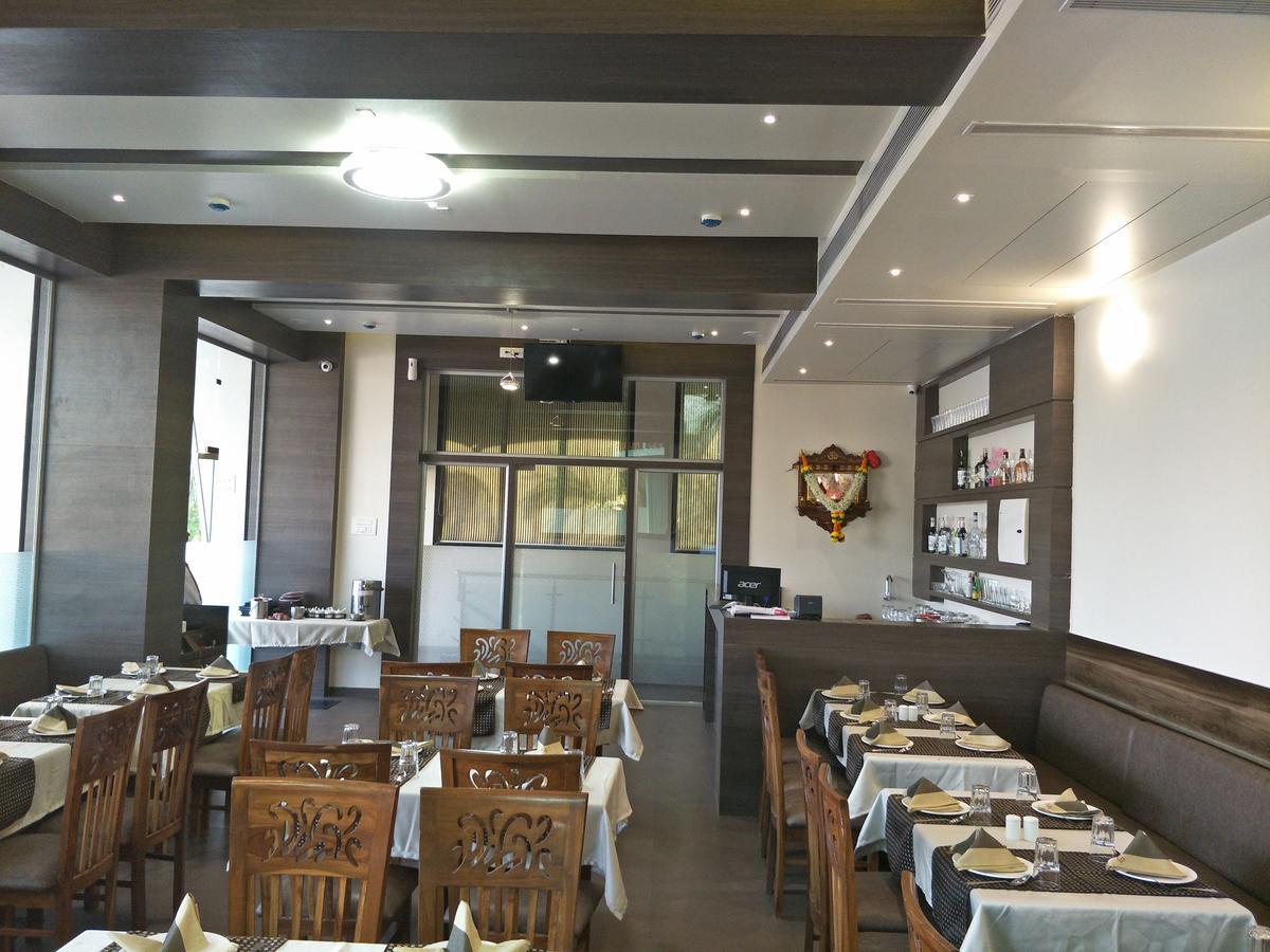 Kalyān K D Residency酒店 外观 照片