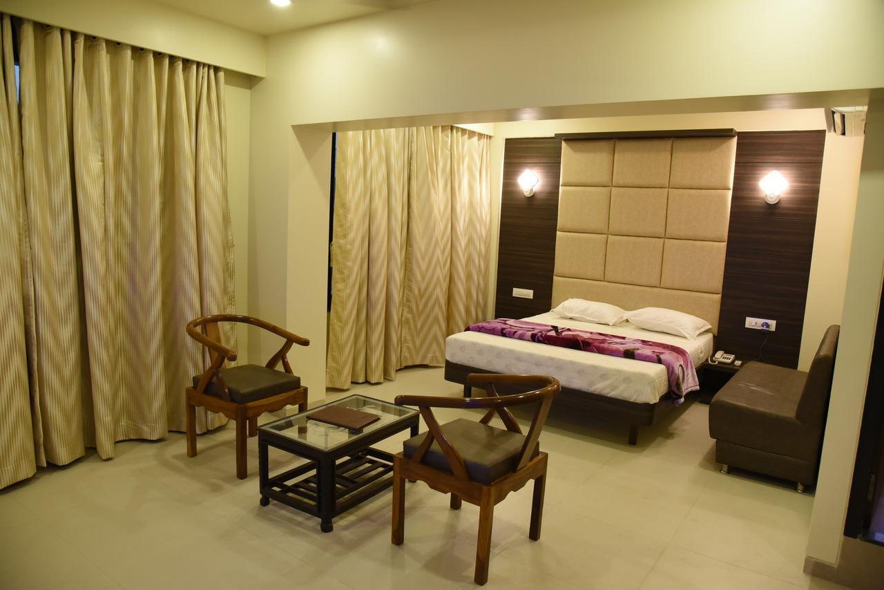 Kalyān K D Residency酒店 外观 照片