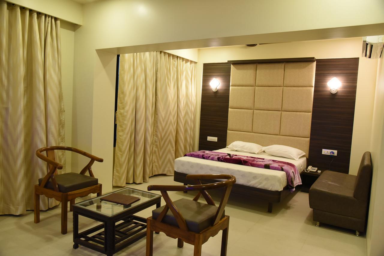 Kalyān K D Residency酒店 外观 照片
