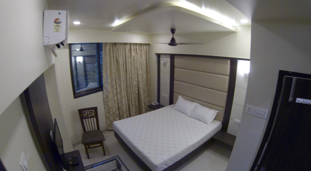 Kalyān K D Residency酒店 外观 照片