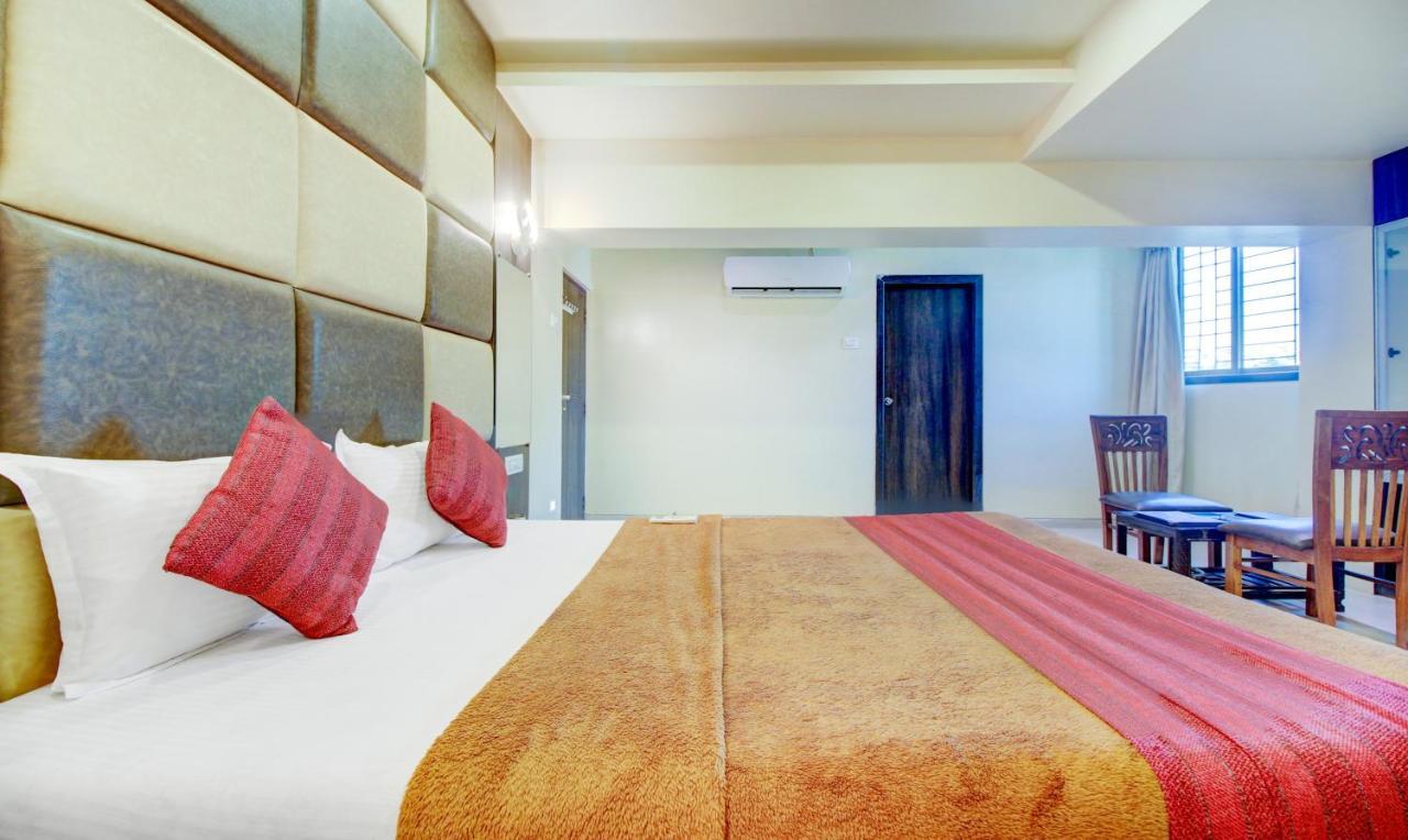 Kalyān K D Residency酒店 外观 照片