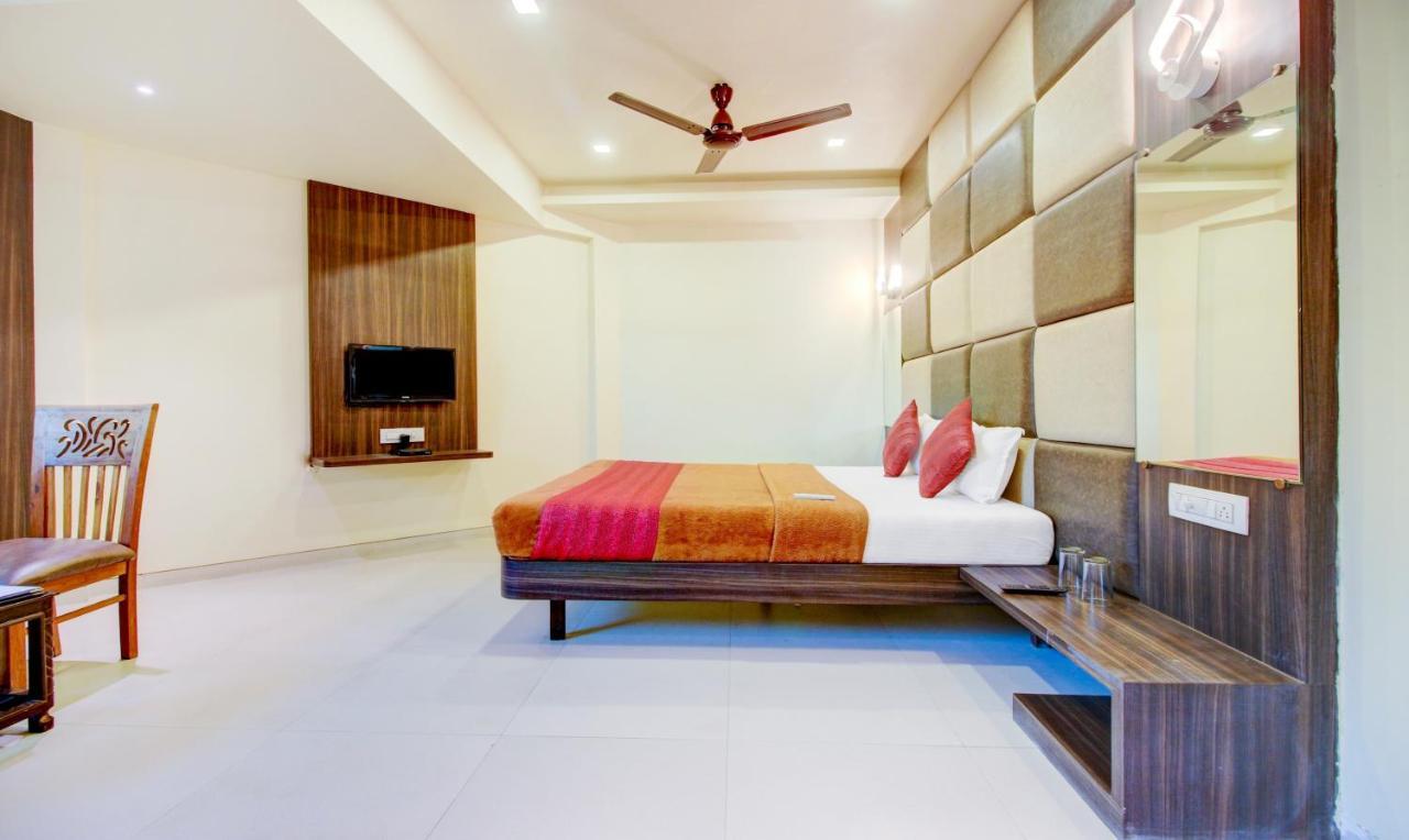 Kalyān K D Residency酒店 外观 照片
