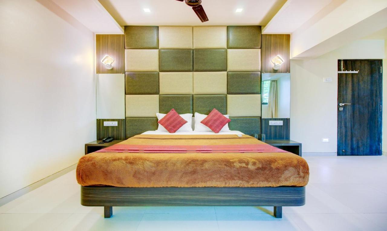 Kalyān K D Residency酒店 外观 照片